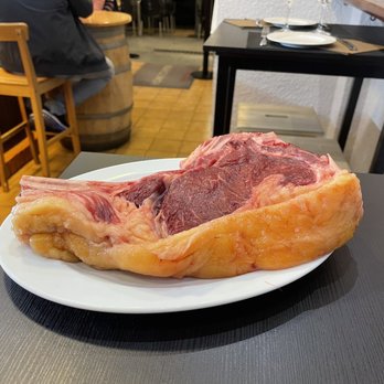 La Txuleteria del Iraeta - Raw T bone - Tapas Bars Near Me - Donostia, SS La Txuleteria del Iraeta - Raw T bone - Tapas Bars Near Me - Donostia, SS