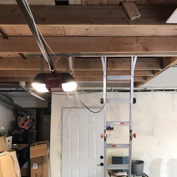 TMT CONSTRUCTION - Garage rafters before making into an attic space - Roofing Near Me - Montclair, California TMT CONSTRUCTION - Garage rafters before making into an attic space - Roofing Near Me - Montclair, California