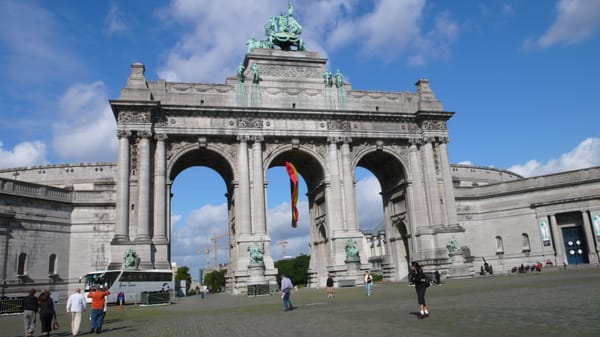Parc du Cinquantenaire by null
