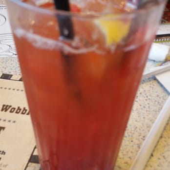 Polly's Pies - Strawberry lemonade Arnold Palmer - Bakeries Near Me - Hemet, California