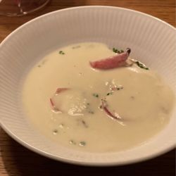 Madklubben Bistro-De-Luxe - Jerusalem artichoke soup with soup