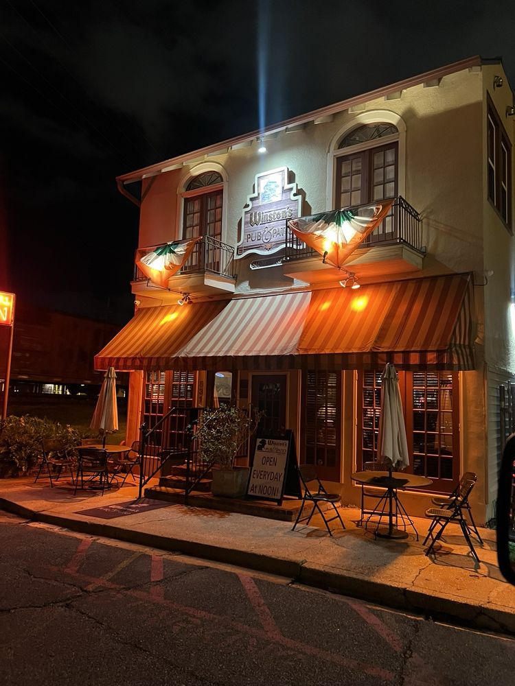Winston's Pub & Patio Logo