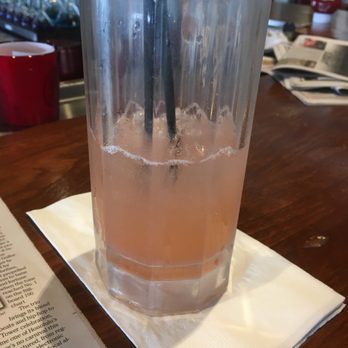 Chili's - Mmmm love the strawberry lemonade..not as citrusiey as most lemonades but I like it that way!! - American Near Me - Kapolei, Hawaii