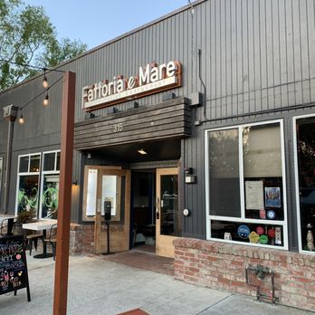 Fattoria E Mare - Exterior - Italian Near Me - Half Moon Bay, California