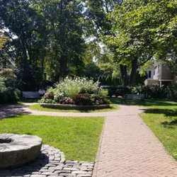 The Edgartown School - Pretty garden in middle of town