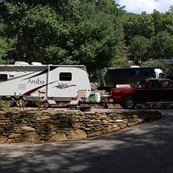 Mama Gertie's Hideaway Campground - A pull through site: 30-amp