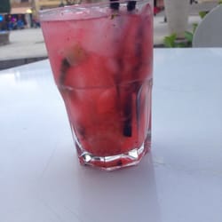 Blanko - CAPIROSKA pure di fragole basilico e pepe