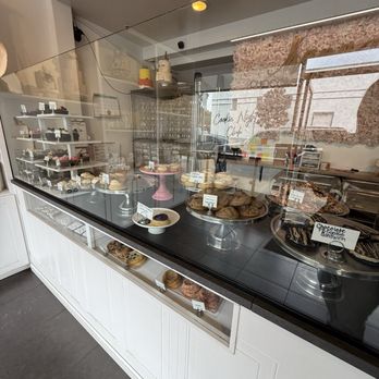 Hapa Cakes & Bakery - display - Cupcakes Near Me - Fullerton, California Hapa Cakes & Bakery - display - Cupcakes Near Me - Fullerton, California