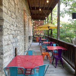 MoJo’s Records - Love  Outside patio