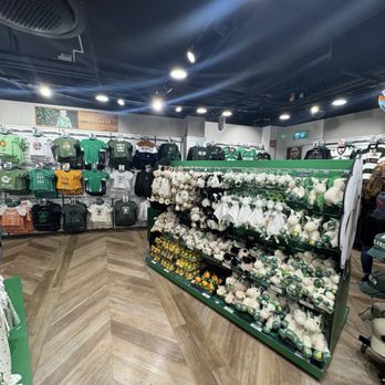 Carrolls Irish Gifts - Souvenir Shops Near Me - Dublin, D