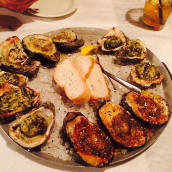Half Shell Oyster House - Oyster sampler - Cajun/Creole Near Me - Mobile, Alabama
