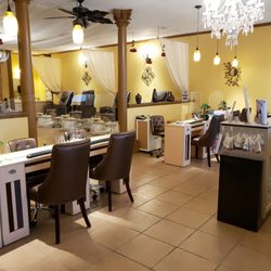 Luxury Nail & Spa