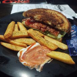Strokers Sports Bar & Grill - BLT