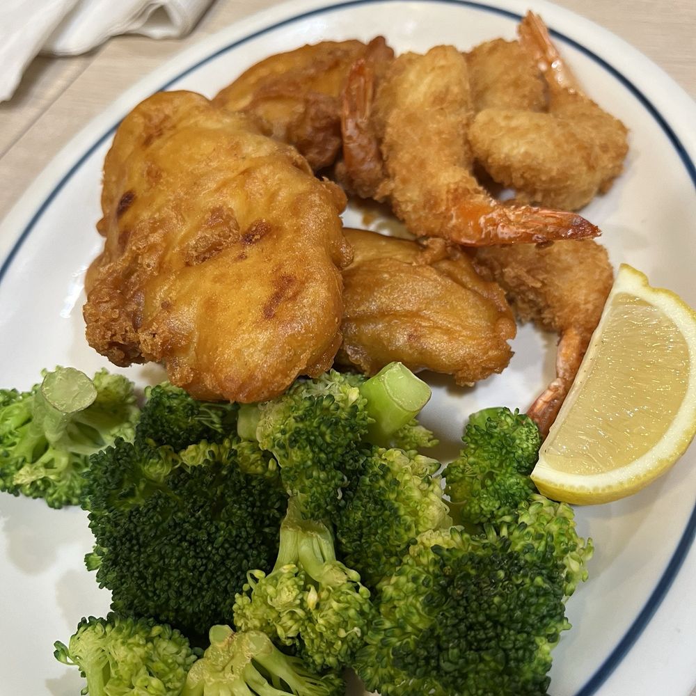 IHOP - Fisherman's Platter - Breakfast & Brunch Near Me - Waukegan, Illinois IHOP - Fisherman's Platter - Breakfast & Brunch Near Me - Waukegan, Illinois