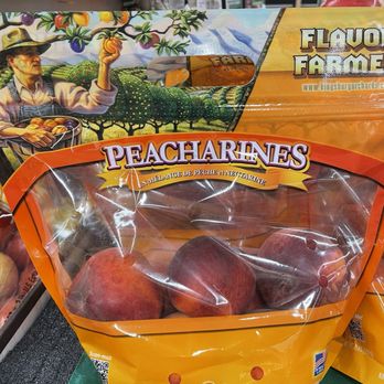 Sprouts Farmers Market - What?? Peach and nectarines together!! - Grocery Near Me - Tucson, Arizona