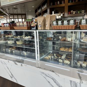 Urth Caffe - Cake and pastry display - Coffee & Tea Near Me - Henderson, Nevada