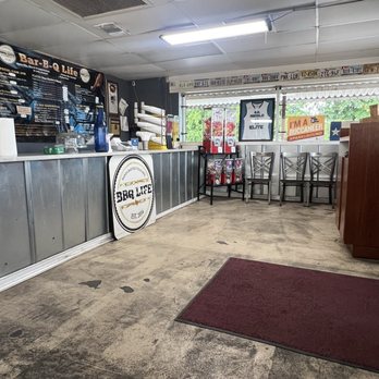 BBQLIFE - Inside. - Barbeque Near Me - San Antonio, Texas