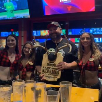 Twin Peaks - New American Near Me - Tempe, Arizona