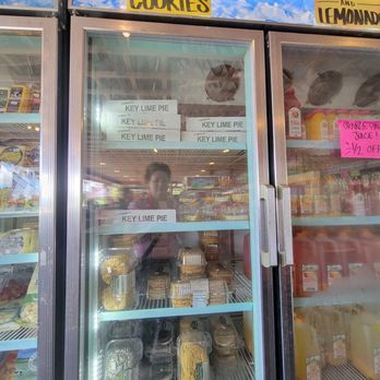 Rooster's on Route 80 - Fruits & Veggies Near Me - Alva, Florida Rooster's on Route 80 - Fruits & Veggies Near Me - Alva, Florida