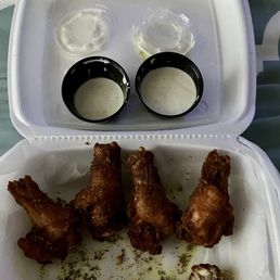 It was 9 wings...but ate 5 then Snapped! So 9 Lemon Pepper Wings (requested all drums) for $9.99 ! DELICIOUS !! It was 9 wings...but ate 5 then Snapped! So 9 Lemon Pepper Wings (requested all drums) for $9.99 ! DELICIOUS !!