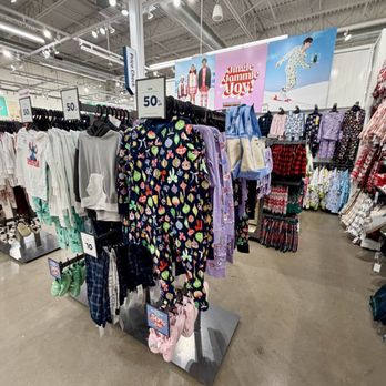 Old Navy - Kids' holiday pajamas - Men's Clothing Near Me - Homestead, Pennsylvania