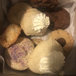 Momma Millies Bakery - Assortment of cookies
