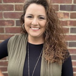April Hand - Keller Williams Advisors Realty - Let me help you find a house that fits your needs!