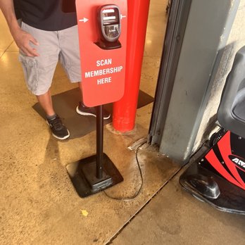 Costco - Scanner for memberships when you enter the store - Wholesale Stores Near Me - Honolulu, Hawaii Costco - Scanner for memberships when you enter the store - Wholesale Stores Near Me - Honolulu, Hawaii
