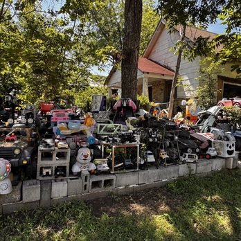 Bear Lopez’s Front Yard - Thrift Stores Near Me - Austin, Texas Bear Lopez’s Front Yard - Thrift Stores Near Me - Austin, Texas
