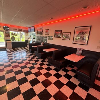 Meadows Frozen Custard - Inside - Ice Cream & Frozen Yogurt Near Me - Hagerstown, Maryland