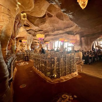 Mythos Restaurant - Seating area - New American Near Me - Orlando, Florida