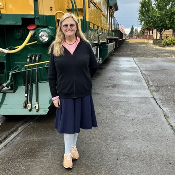 Santiam Excursion Trains - Beautiful lady - Trains Near Me - Lebanon, Oregon Santiam Excursion Trains - Beautiful lady - Trains Near Me - Lebanon, Oregon