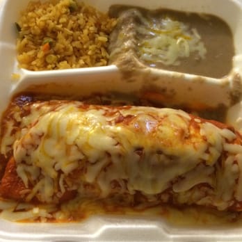 El Gallo Giro - Chicken burrito with rice and beans ...so good! - Mexican Near Me - Memphis, Tennessee