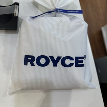 ROYCE' Chocolate - Candy Stores Near Me - Portland, Oregon ROYCE' Chocolate - Candy Stores Near Me - Portland, Oregon