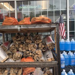 Flory's Gas, Convenience & Deli  - Hopewell - Fire wood, snacks, beer, food, dawgs, tools, water, car maintenance, lottery
