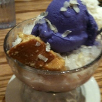 Max's Restaurant - Glendale - Halo-halo bzombs! - Filipino Near Me - Glendale, California