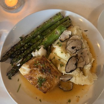 MA'S Italian Kitchen - Italian Near Me - Burbank, California