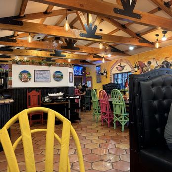 Crossroads Restaurant - The new decor is just like the old decor freshened up and welcoming. - Mexican Near Me - Tucson, Arizona Crossroads Restaurant - The new decor is just like the old decor freshened up and welcoming. - Mexican Near Me - Tucson, Arizona