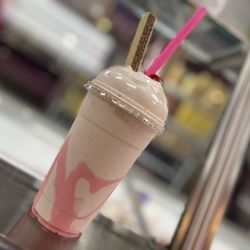 La Super Michoacana - Strawberry Cheesecake Milkshake