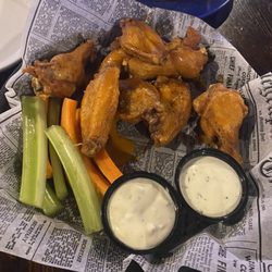 Tommy T's Tavern - Buffalo Wings