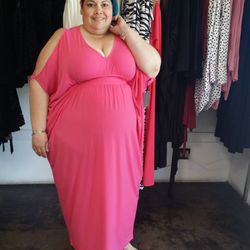 Masse - I fell in love with this open shoulder caftan at Masse and took it home with me! I'm wearing a size 2X.