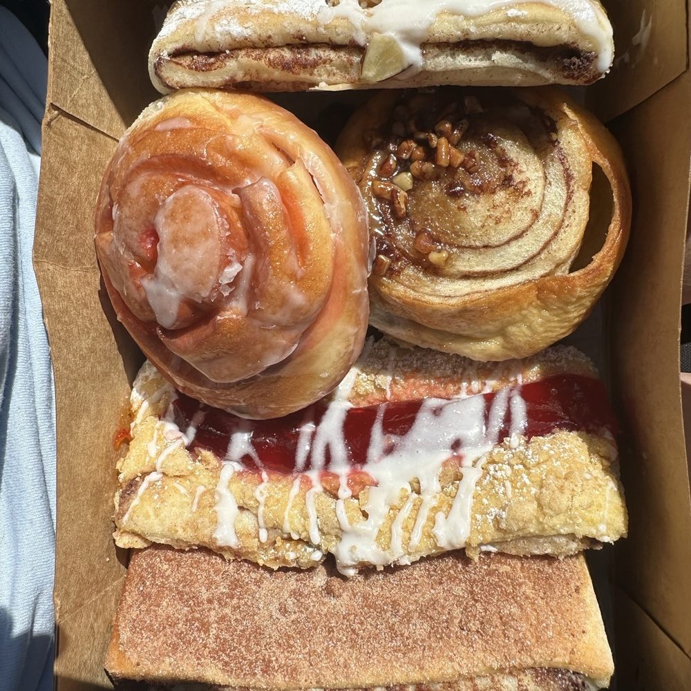 Bello's Bakery - Bakeries Near Me - Des Peres, Missouri