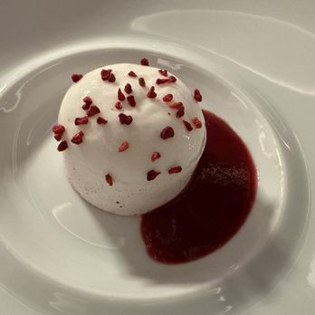 Le Jules Verne - French Near Me - Paris, 75