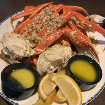 Red Lobster - Crab with garlic butter - Seafood Near Me - Norman, Oklahoma Red Lobster - Crab with garlic butter - Seafood Near Me - Norman, Oklahoma