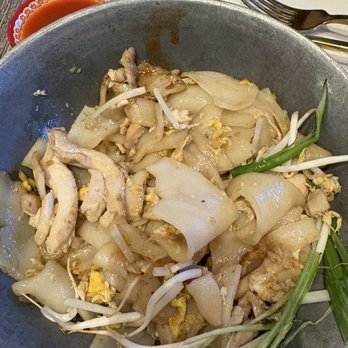Laos In Town - Wok noodles with chicken - Laotian Near Me - Washington, DC, District of Columbia Laos In Town - Wok noodles with chicken - Laotian Near Me - Washington, DC, District of Columbia