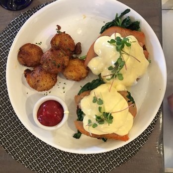River Vine - The Benedict is delicious - Breakfast & Brunch Near Me - Santa Rosa, California