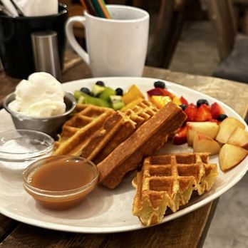 Do Norte by Hungry Biker - Waffles with toppings on the side - Cafes Near Me - Porto, 13