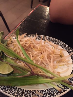 Photo of Bac Ky Vietnamese Canteen - Toronto, ON, CA. Mm some old brown past due sprouts.