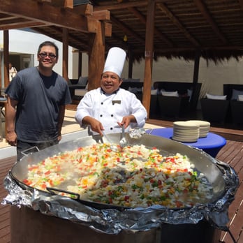 Secrets The Vine Cancun - Beachside Paella!  Ran out in like 30 mins so didn't get to try :( - Hotels Near Me - Cancún, ROO