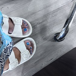 Expert Nails - Toes were good